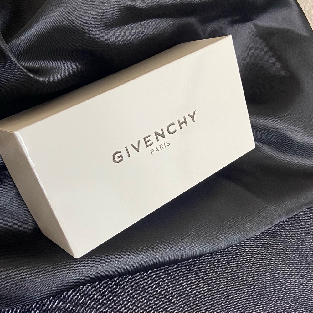 Givenchy BOX